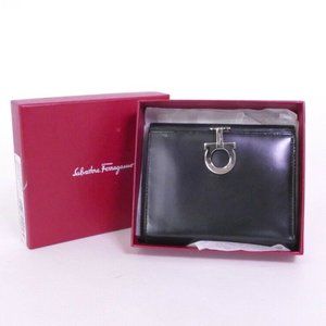 Salvatore Ferragamo Gancini Wallet***